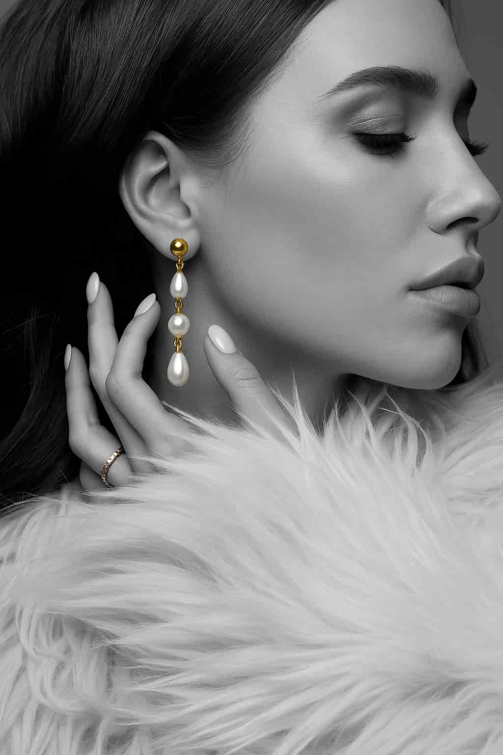 silver drop by Velaora Jewels